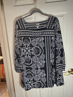 JM Collection Black and White Printed Tunic Top With Rhinestone Accents